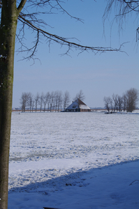 WAT120003006 STICK_ATLAS/J. Kramer Oostknollendam in de winter/Oostknollendam Boerdeij ver weg IMGP0203