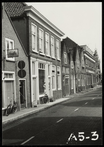 WAT050000470 Panden in de Kerkstraat tussen de Kermergracht en de Herengracht. Fotoverkenning Binnenstad 1964-1965, nr. A5-3