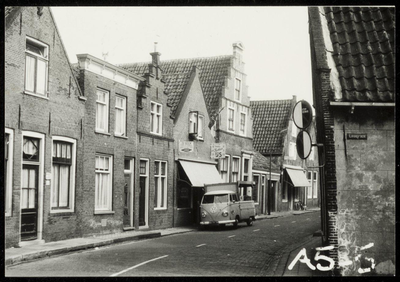 WAT050000472 Panden in de Kerkstraat tussen de Kermergracht en de Herengracht. Fotoverkenning Binnenstad 1964-1965, nr. A5-5