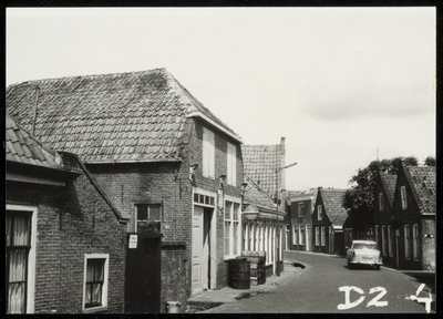 WAT050000578 Panden aan het Zuideinde tussen de Niesenoortsteeg en de vesting. Fotoverkenning Binnenstad 1964-1965, nr. D2-4