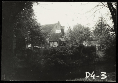 WAT050000596 Achterzijde van panden aan het Weezenland, westzijde. Fotoverkenning Binnenstad 1964-1965, nr. D4-3