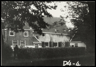 WAT050000597 Achterzijde van panden aan het Weezenland, Weeshuis. Fotoverkenning Binnenstad 1964-1965, nr. D4-4