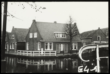 WAT050000638 Panden aan de Fluwelen Burgwal, hoek Zonnepad. Fotoverkenning Binnenstad 1964-1965, nr. E4-1