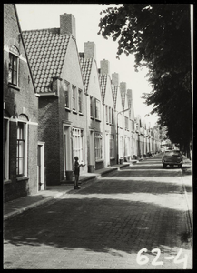 WAT050000705 Panden aan de Nieuwe Zijds Burgwal. Fotoverkenning Binnenstad 1964-1965, nr. G2-4