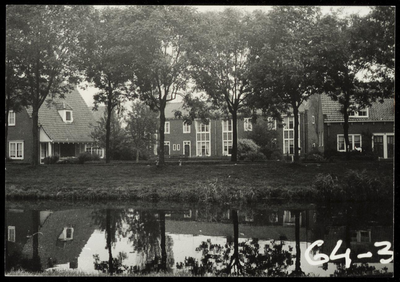WAT050000719 Hoek Vesting/Burgemeester Versteegstraat. Fotoverkenning Binnenstad 1964-1965, nr. G4-3
