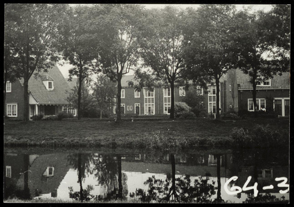 WAT050000719 Hoek Vesting/Burgemeester Versteegstraat. Fotoverkenning Binnenstad 1964-1965, nr. G4-3