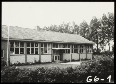 WAT050000730 Chr. Landbouwhuishoudschool, gezien vanaf de Noordervesting. Fotoverkenning Binnenstad 1964-1965, nr. G6-1