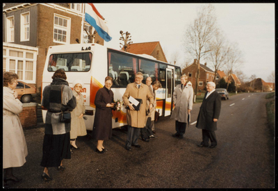 WAT050000945 Bezoek van de Commissaris van de Koningin van Noord-Holland R. de Wit aan Katwoude en Monnickendam. Het ...