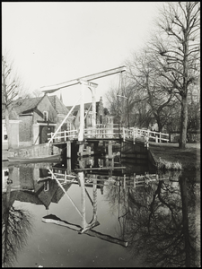 WAT050001944 Weezenbrug met daarachter de Fluwelen Burgwal