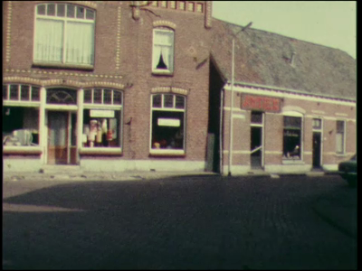 10174BB02217 Film over Haaksbergen, met beelden van het centrum, de Oostendorper watermolen en wederom het centrum., 1972