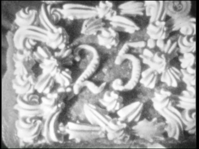 13484BB03137 De film bevat de volgende tussentitels: Ontvangst op de Openbare Leeszaal Achtereenvolgens spreken de ...