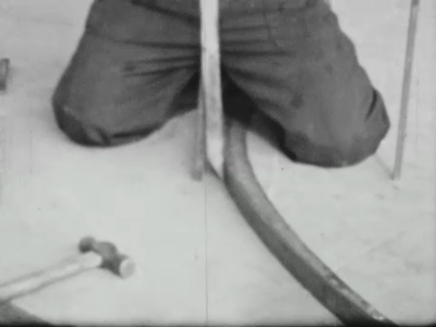 6137BB07124 Een film rond scheepswerf Van der Velden, met o.a. beelden van de bouw van een schip in de werkplaats, het ...