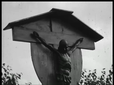 9807BB02173 Een film rondom het Sallands Oogstfeest te Raalte, met beelden van een kruisbeeld, het Proefveld Raalte, ...