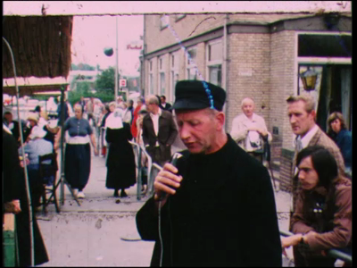 9809BB02175 Een film rond de Raalter Botermarkt tijdens de Stöppelhaene, met beelden van diverse oude ambachten, zoals ...