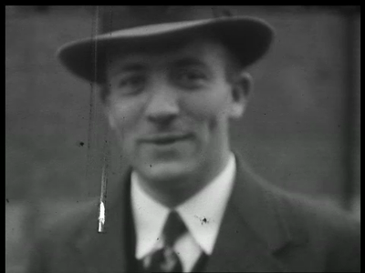 9818BB02184 Een film, eind jaren dertig, rond de Oostelijke Pluimvee Coöperatie (OPC) te Coevorden, met beelden van de ...