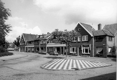 22302 FD016863 Zonnebloemstraat 35 t/m 47, gezien naar de Hortensiastraat., 1979