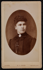 1820 -15 Portret van een vrouw. In ovaal., 01-01-1870 - 01-01-1899