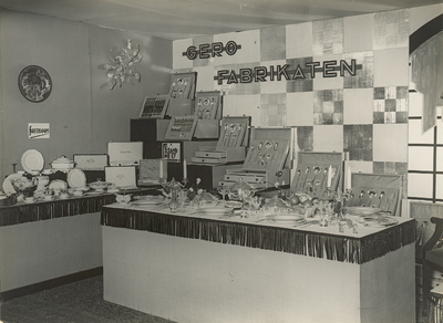 12991 Tentoonstelling 'De Woning', gehouden in de Buitensociëteit. Stand 17., 17-05-1930 - 25-05-1930