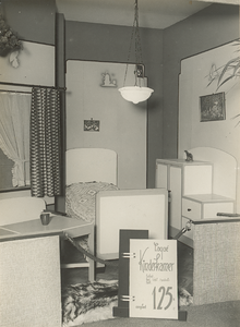 12994 Tentoonstelling 'De Woning' , gehouden in de Buitensociëteit. Stand 16., 17-05-1930 - 25-05-1930