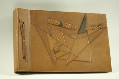 73 Geschonken tijdens uitwisselingsbezoek in januari 1990. Een economische delegatie uit Deventer (o.a. Feije ...