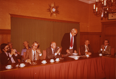 22914 Afscheid H.J. Roessink als raadslid.De heer H.J. Roessink dankt., 31-08-1978