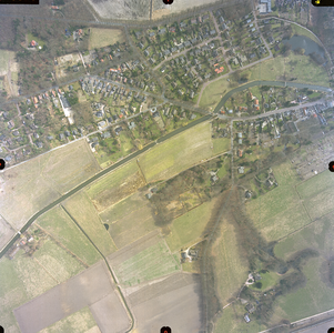 5076 -LFDI Diepenveen- dorp. Centraal: Zandwetering, Dorpsstraat, Olsterweg., 1996-04-05