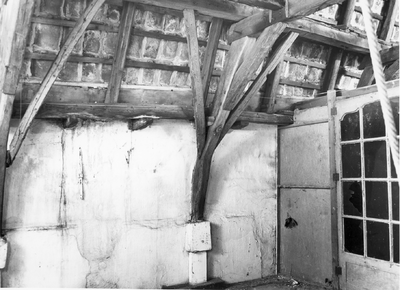 952 Zolderverdieping vanaf voorgevel, 01-01-1979