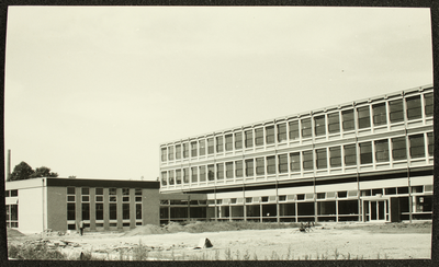 6753 Zutphenseweg 55 - Technische school. Gebouwd in 1969 als UTS (Uitgebreid Technische School), (architect Van der ...