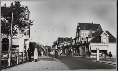 18 Brinkgreverweg ter plaatse van kruising met links de 1e Pauwelandstraat en rechts de Rielerweg. Links onder is nog ...