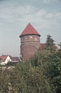 22-3-7 De toren van slot Oeding, een uit 1373 stammende burcht.