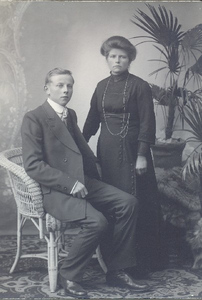 48-05 Jan Willem Kluivers en Dina Johanna Odink (geb. 1890), zuster van Hendrik Odink