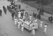 0914 Defilé door een Oostenrijkse groep tijdens het folkloristisch festival