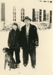210 Dr. Albert Luyken en dochter Berty. Op achtergrond huis Landfort