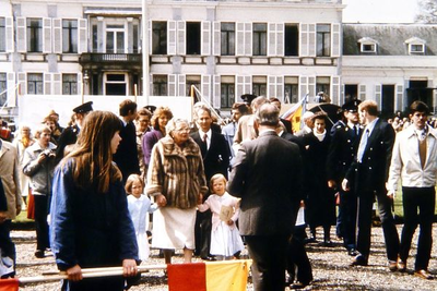 2059 Manifestatie ter gelegenheid van 70ste verjaardag van H.M. Koningin Juliana
