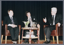 2668 Afscheid wethouder Th.G. Groot Zevert. vlnr wethouder M. Bouwmeesters, communicatiemedewerker Focker, wethouder A. Bos