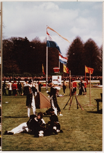2602 Presentatie in tuin paleis Soestdijk ter gelegenheid van 70e verjaardag koningin Juliana