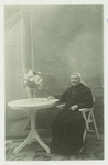 GRO001000038 Gedenkboek 25-jarig priesterfeest pastoor W. Verhoeks. Informatie bij de foto: Bennink-Hofman . Volgens ...