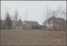 0951 Zicht op een boederij