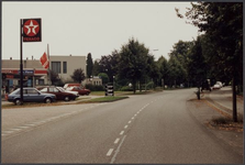 0968 Links, het witte gebouw, de Rabobank