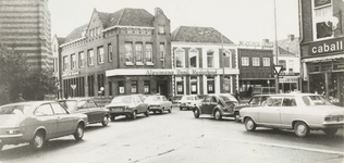 4642 Verkeersdrukte op het Simonsplein hoek Heezenstraat-Grutstraat