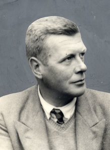 2663 L. Voogd, van 1951 - 1958 rector van het gymnasium