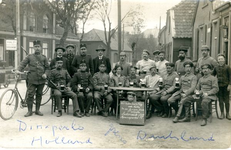 1095-12-548 Links de Hollandse douane en rechts de Duitse douane