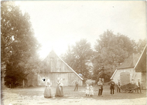 1095-14-322 Bij Hemsink op het erf (de brink)