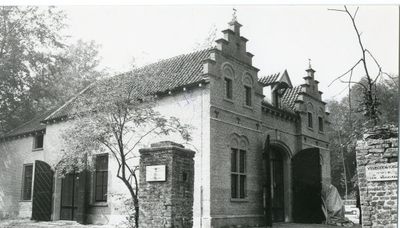 1095-24-569 Het koetshuis bij kasteel Vorden wordt verbouwd tot onderdeel van het gemeentehuis