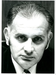 1095-31-181 A.J.M. Stapelbroek, was gemeenteraadslid van 1970 tot 2005 voor de Actie centrum Groep