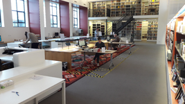 NL-DtcSARA_1628_0077 De eerste fysieke bezoekers na de heropening van de studiezaal van het Erfgoedcentrum