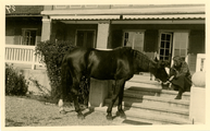 11-0111 Henriëtte op het terras van Hohes Licht, 1929