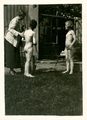 14-0025 Henriëtte met de pleegkinderen Leo en Corrie, 1925-1928