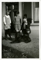 14-0166 Herman met pleegkinderen Corrie en Leo en de hond, 1926
