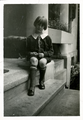 14-0167 Corrie op de trap van huis Rijnoue, 1926